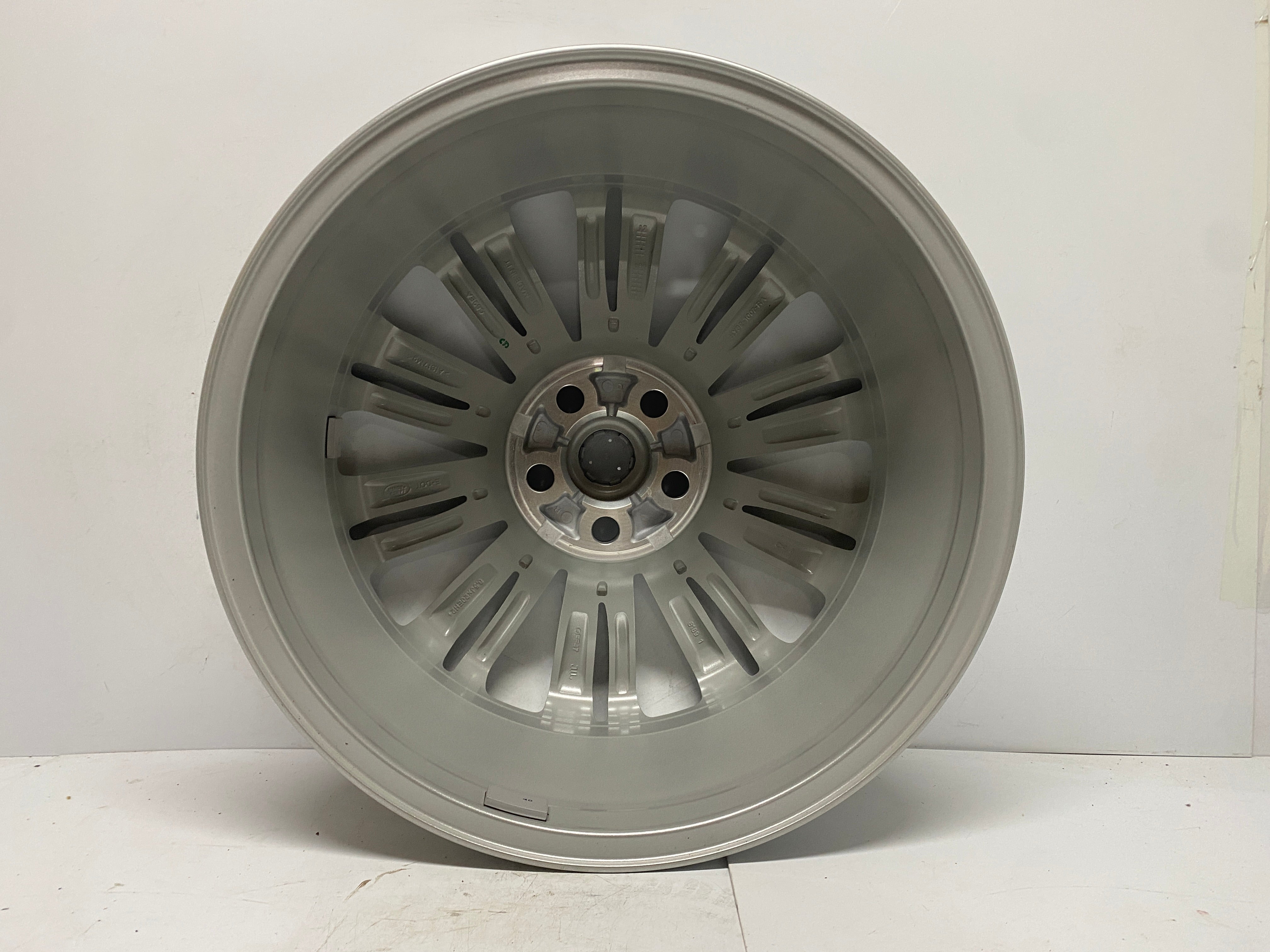 LR081589